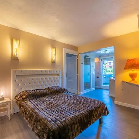 Dans Villa, Spa, 600 M Plage , Les Issambres, Golf St Tropez Daire